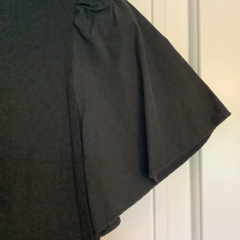 LOFT Black Blouse with White Accents - Picture 3 of 5